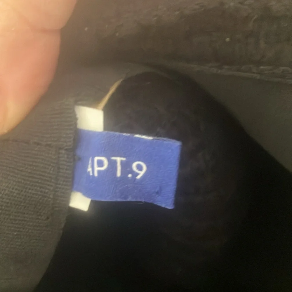 FINAL MARKDOWN Apt 9 knit hat